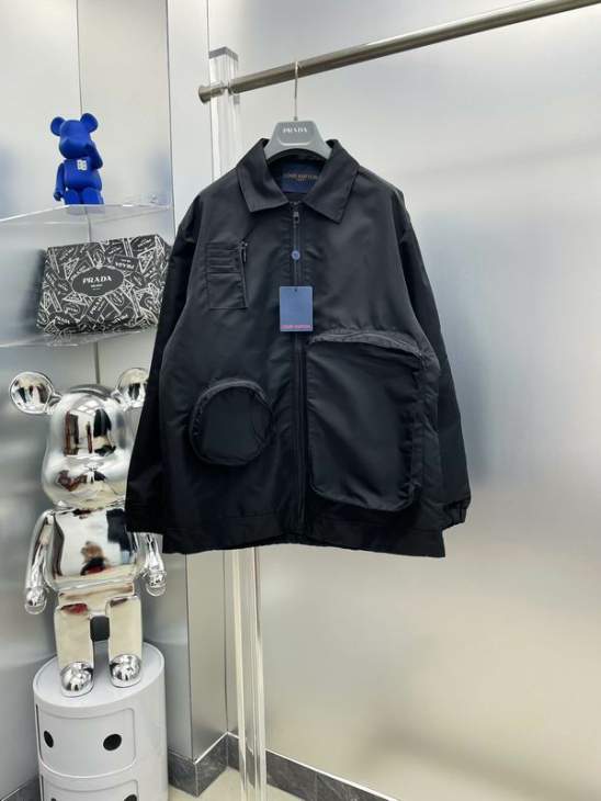 Picture of Louis Vuitton Jackets _SKULVM-3XLxetr6731870